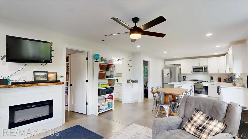 381 Miller Lake Road Deerfield Township MI 48421