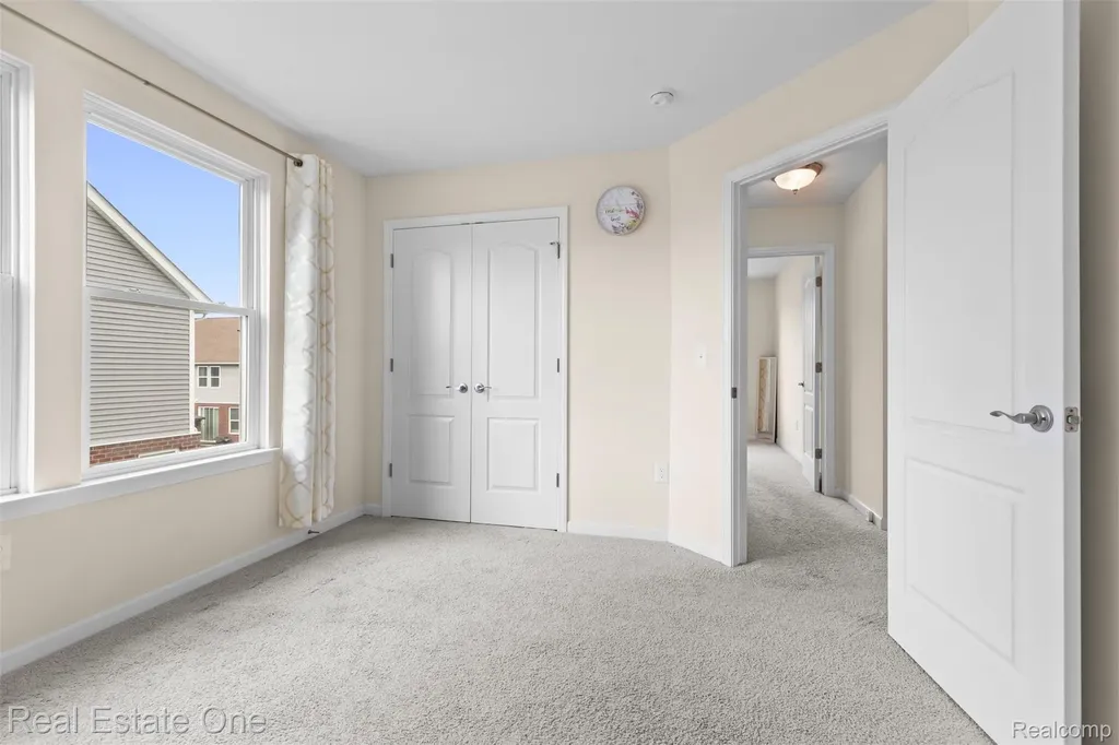 36950 Everett Drive Westland City MI 48185