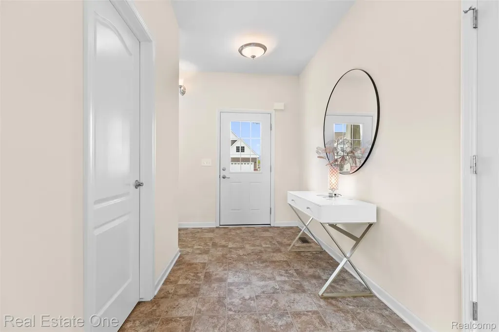 36950 Everett Drive Westland City MI 48185