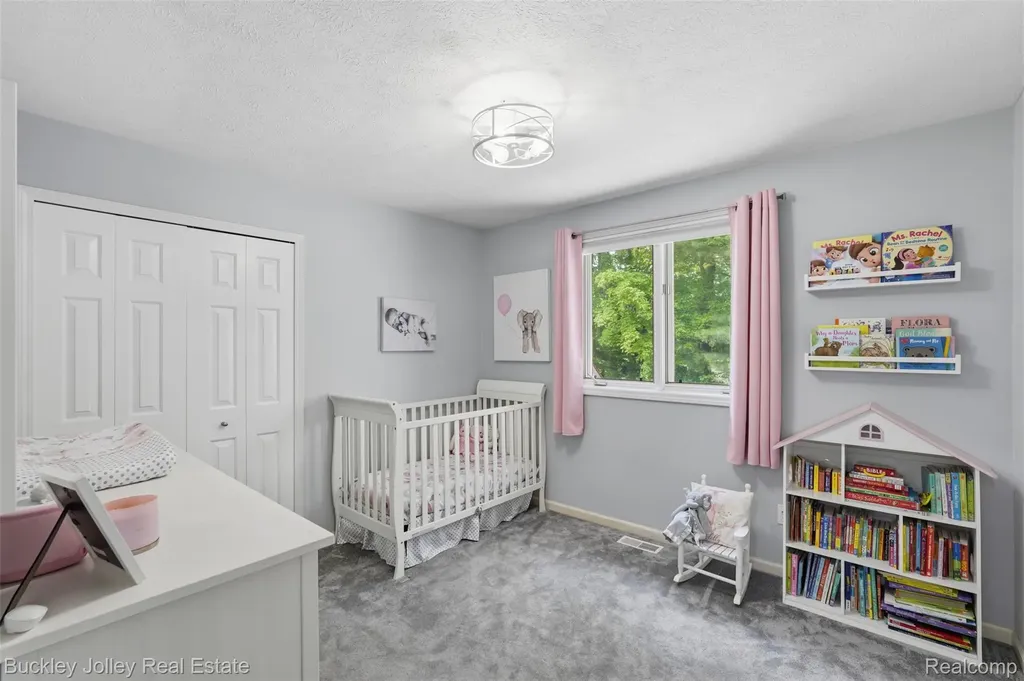 7829 Hillside Lakes Drive Hamburg Township MI 48116