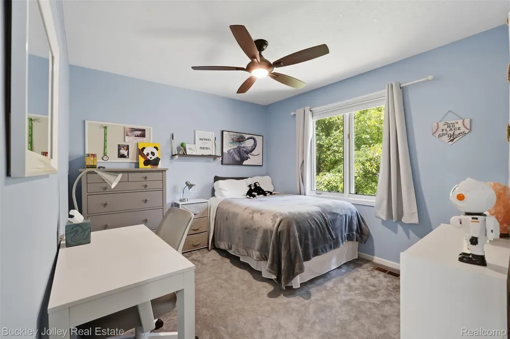 7829 Hillside Lakes Drive Hamburg Township MI 48116