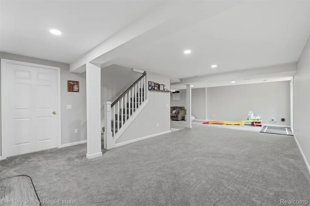 7829 Hillside Lakes Drive Hamburg Township MI 48116