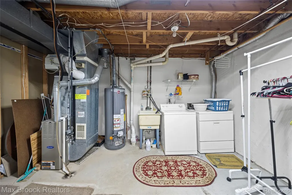 38903 Country Circle Farmington Hills City MI 48331