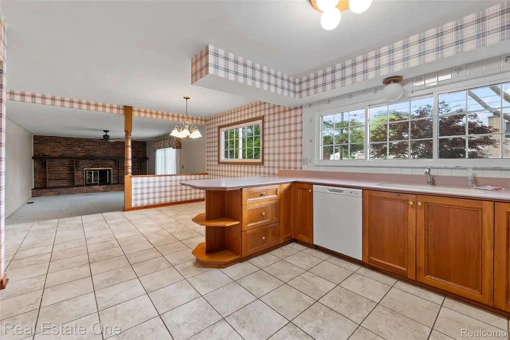 25574 Wilson Drive Dearborn Heights City MI 48127
