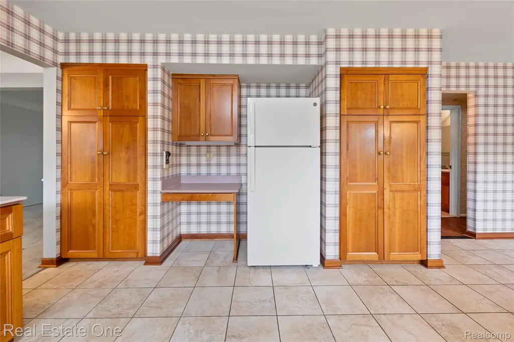 25574 Wilson Drive Dearborn Heights City MI 48127