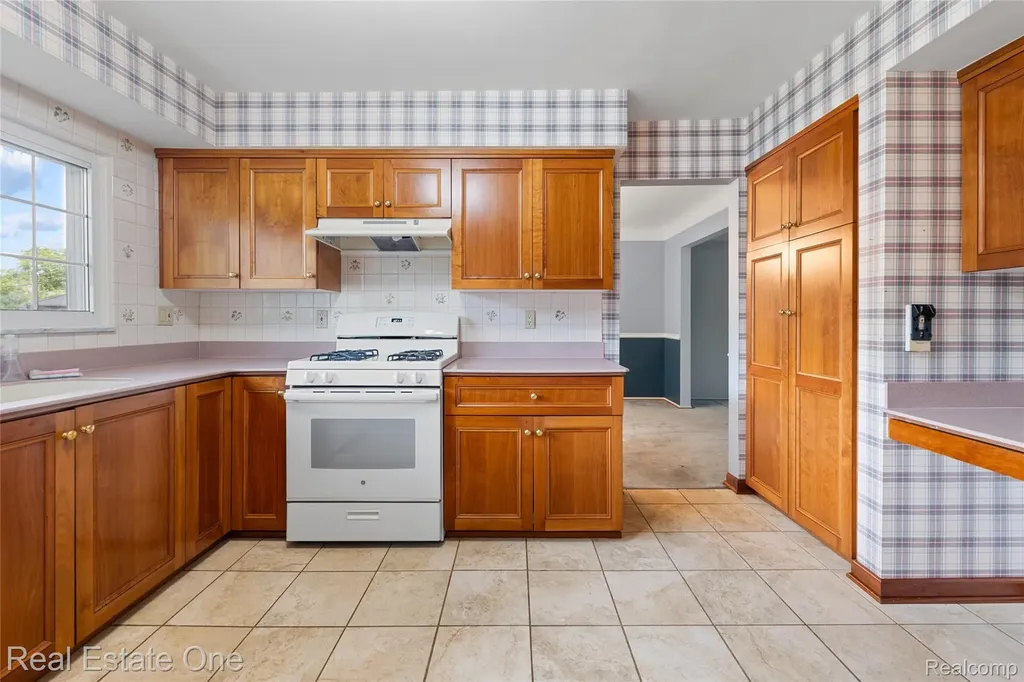 25574 Wilson Drive Dearborn Heights City MI 48127