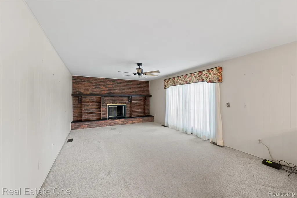 25574 Wilson Drive Dearborn Heights City MI 48127