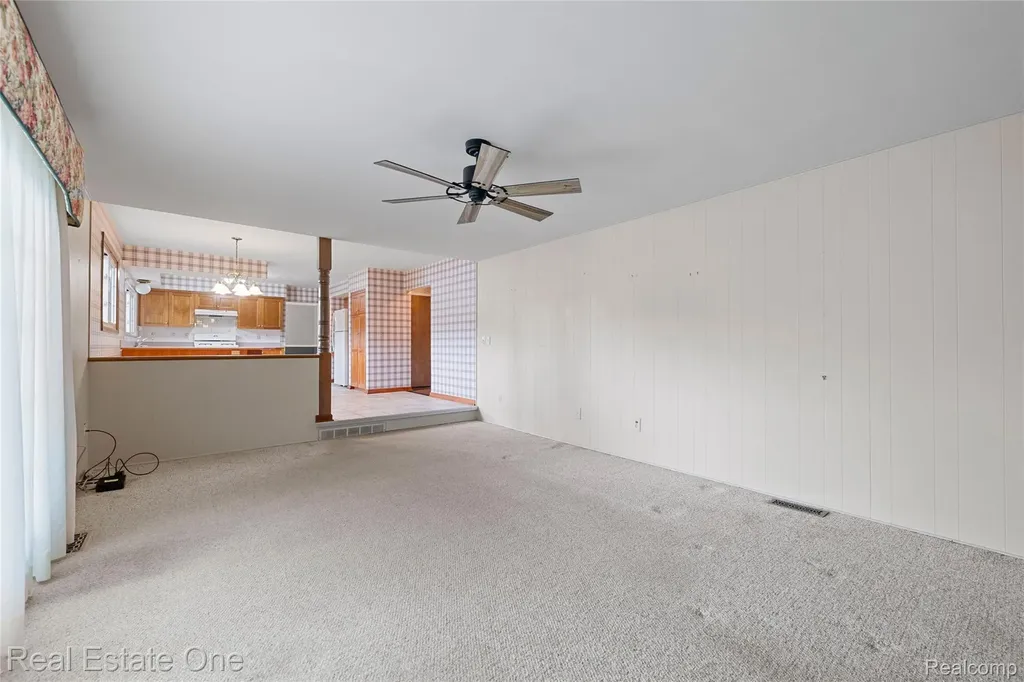 25574 Wilson Drive Dearborn Heights City MI 48127