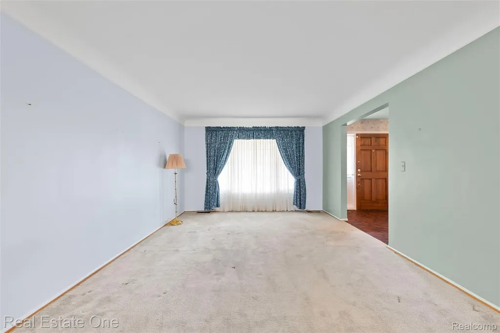 25574 Wilson Drive Dearborn Heights City MI 48127