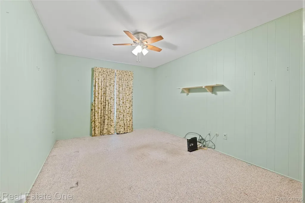 25574 Wilson Drive Dearborn Heights City MI 48127