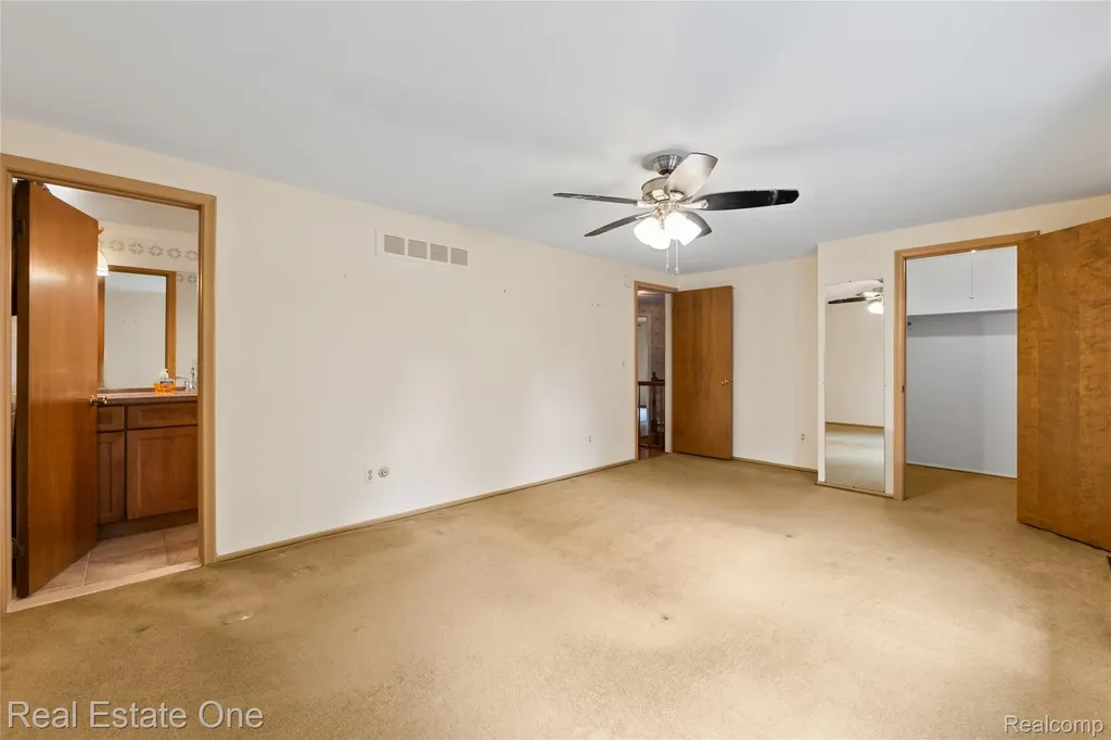 25574 Wilson Drive Dearborn Heights City MI 48127