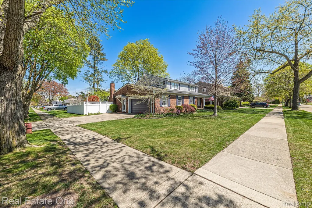25574 Wilson Drive Dearborn Heights City MI 48127