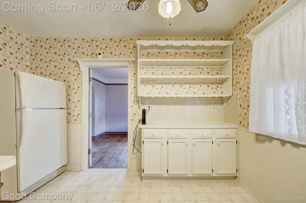 6464 Coleman Street Dearborn City MI 48126