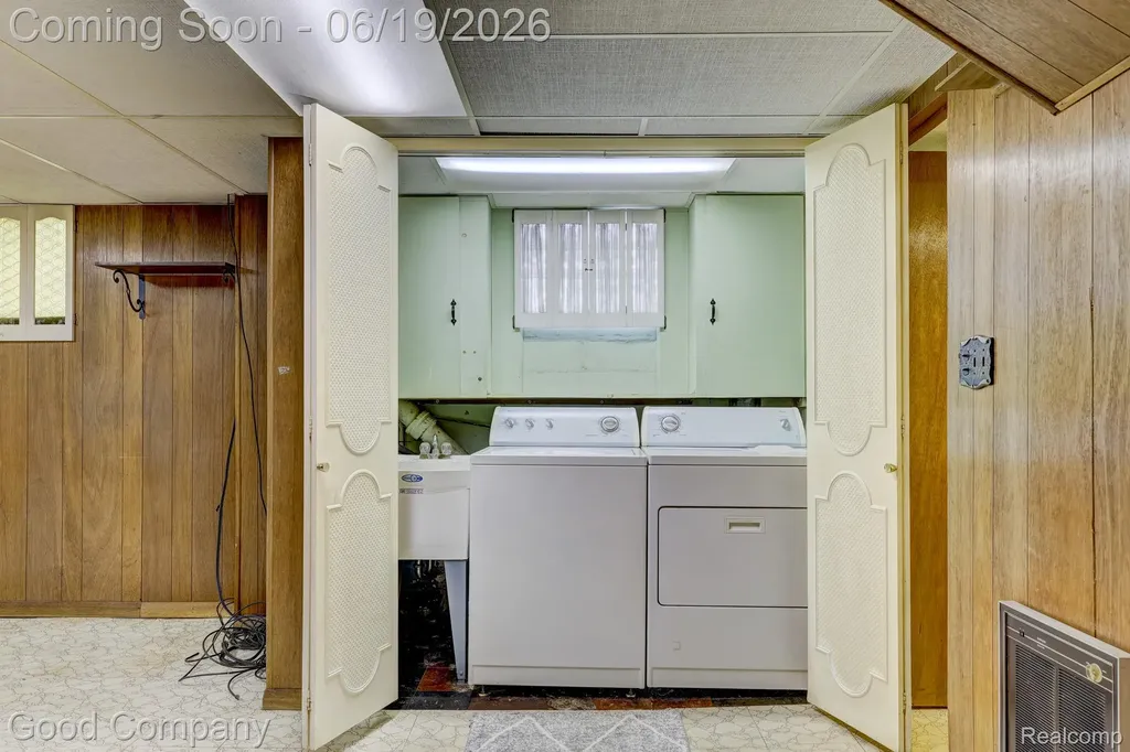 6464 Coleman Street Dearborn City MI 48126
