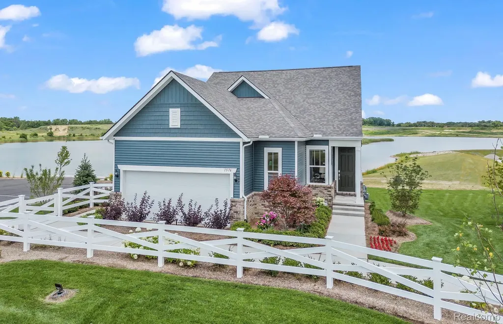 3351 Beech Bark Court Milford Charter Township MI 48381