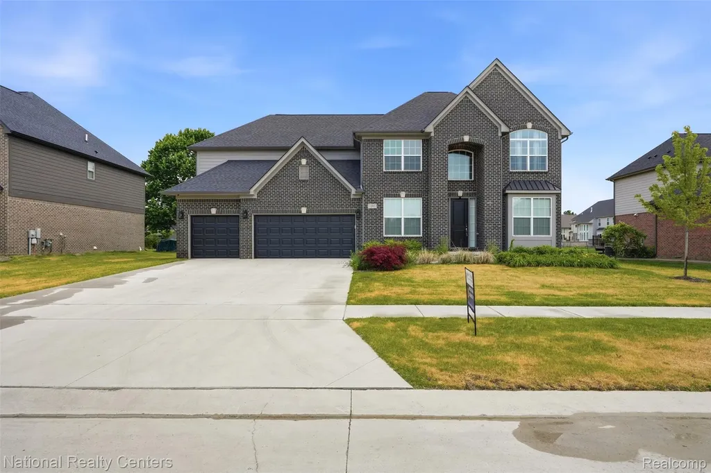 1283 Bloomingdale Drive Troy City MI 48085
