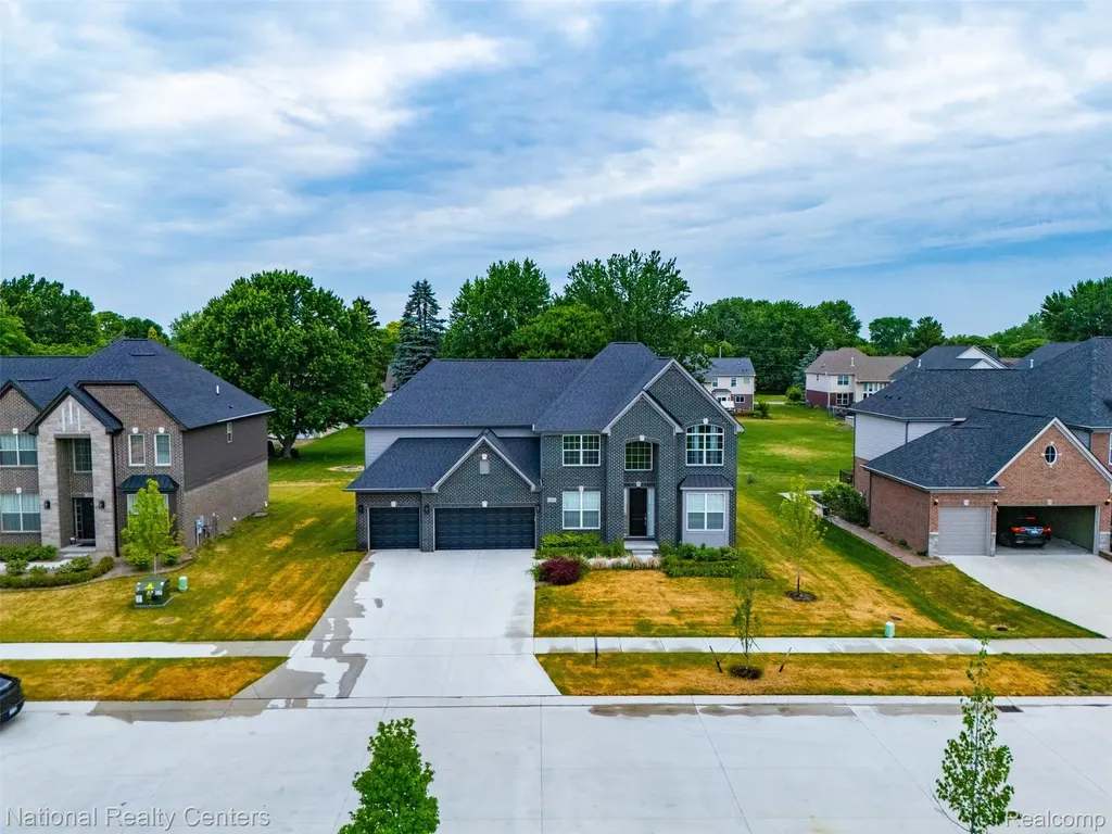 1283 Bloomingdale Drive Troy City MI 48085