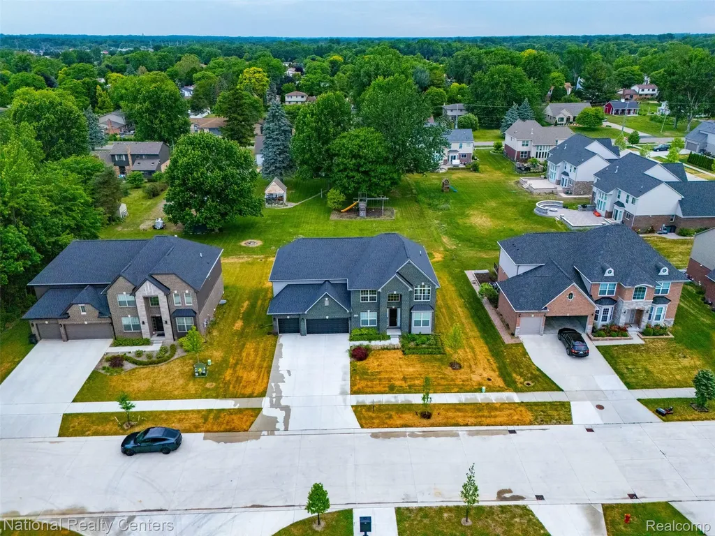 1283 Bloomingdale Drive Troy City MI 48085