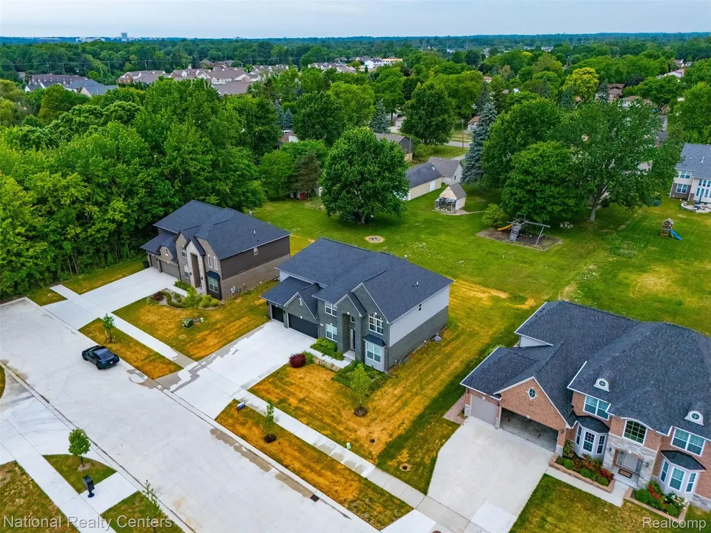 1283 Bloomingdale Drive Troy City MI 48085