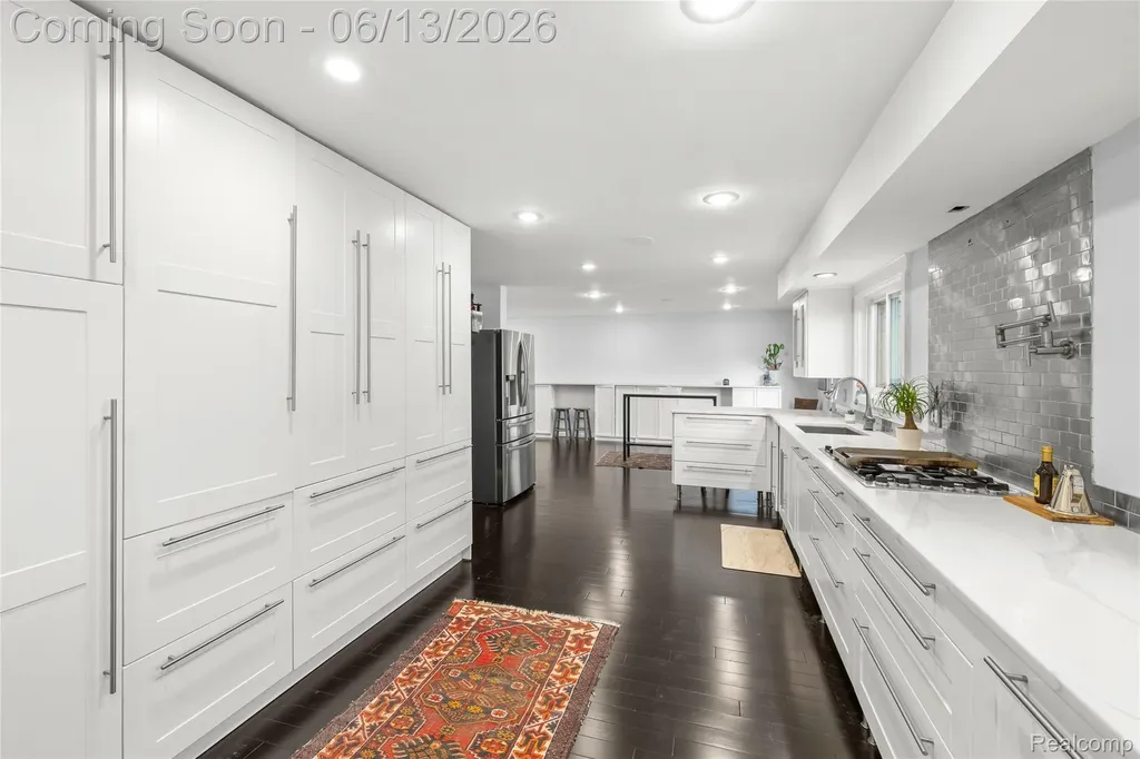 34134 Old Timber Court Farmington Hills City MI 48331