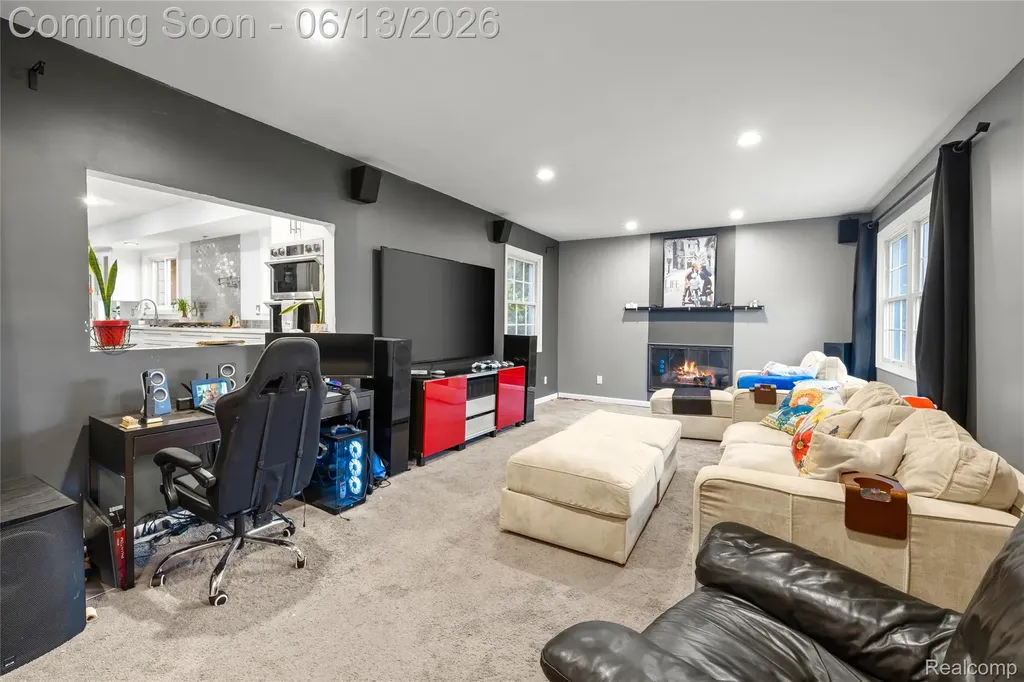34134 Old Timber Court Farmington Hills City MI 48331