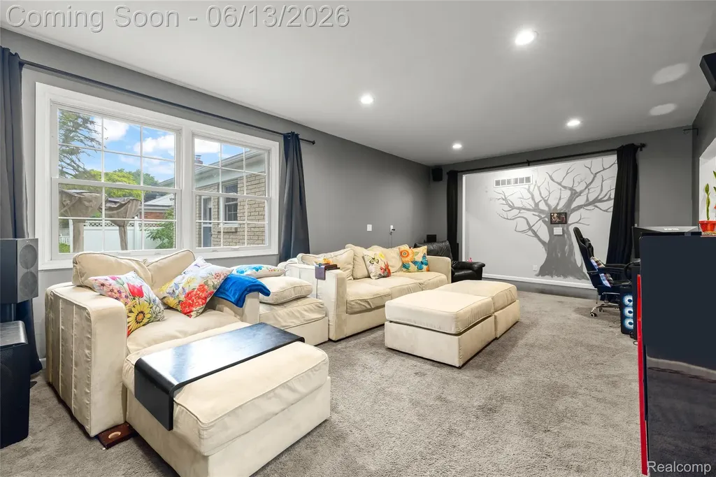 34134 Old Timber Court Farmington Hills City MI 48331