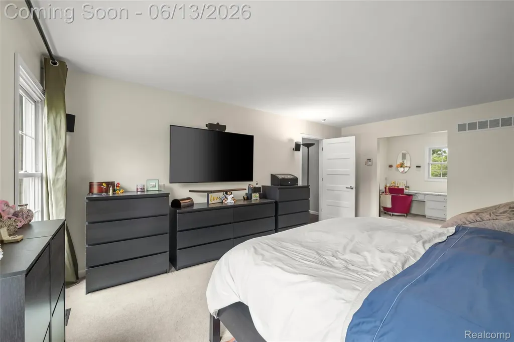 34134 Old Timber Court Farmington Hills City MI 48331