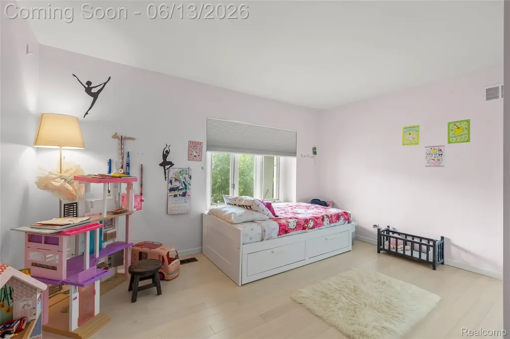 34134 Old Timber Court Farmington Hills City MI 48331