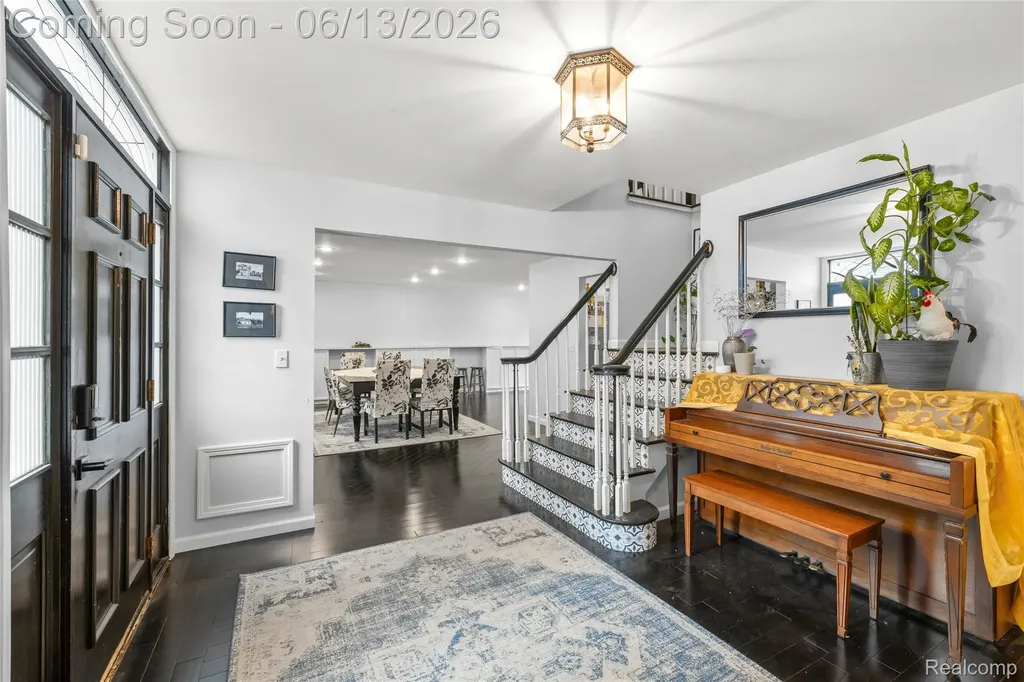 34134 Old Timber Court Farmington Hills City MI 48331