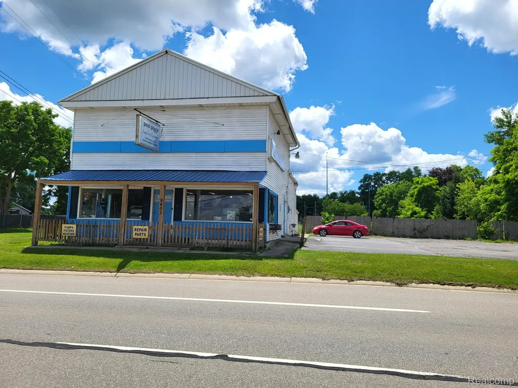 9405 Dixie Highway Springfield Charter Township MI 48348