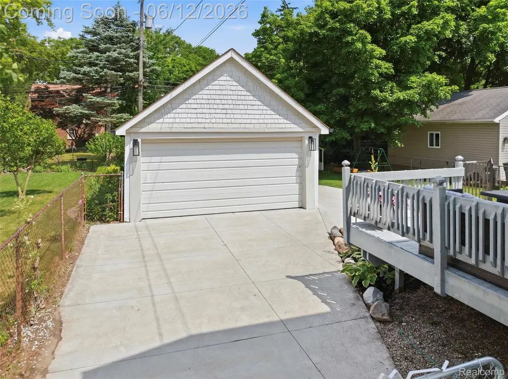 1512 Ferris Royal Oak City MI 48067
