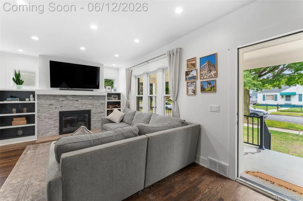 1512 Ferris Royal Oak City MI 48067