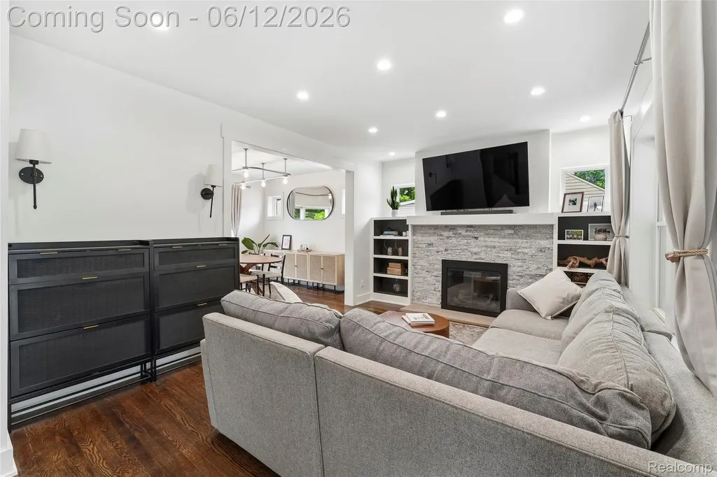 1512 Ferris Royal Oak City MI 48067