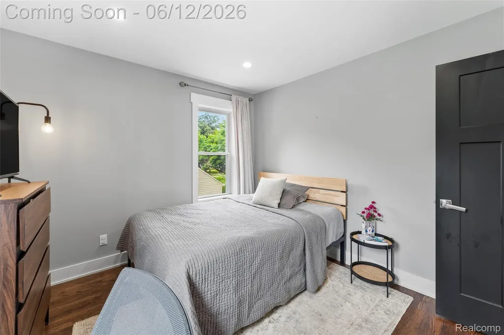1512 Ferris Royal Oak City MI 48067