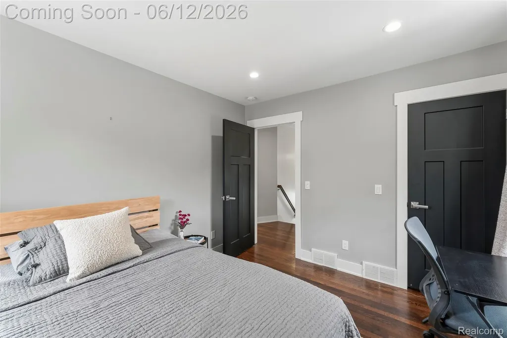 1512 Ferris Royal Oak City MI 48067
