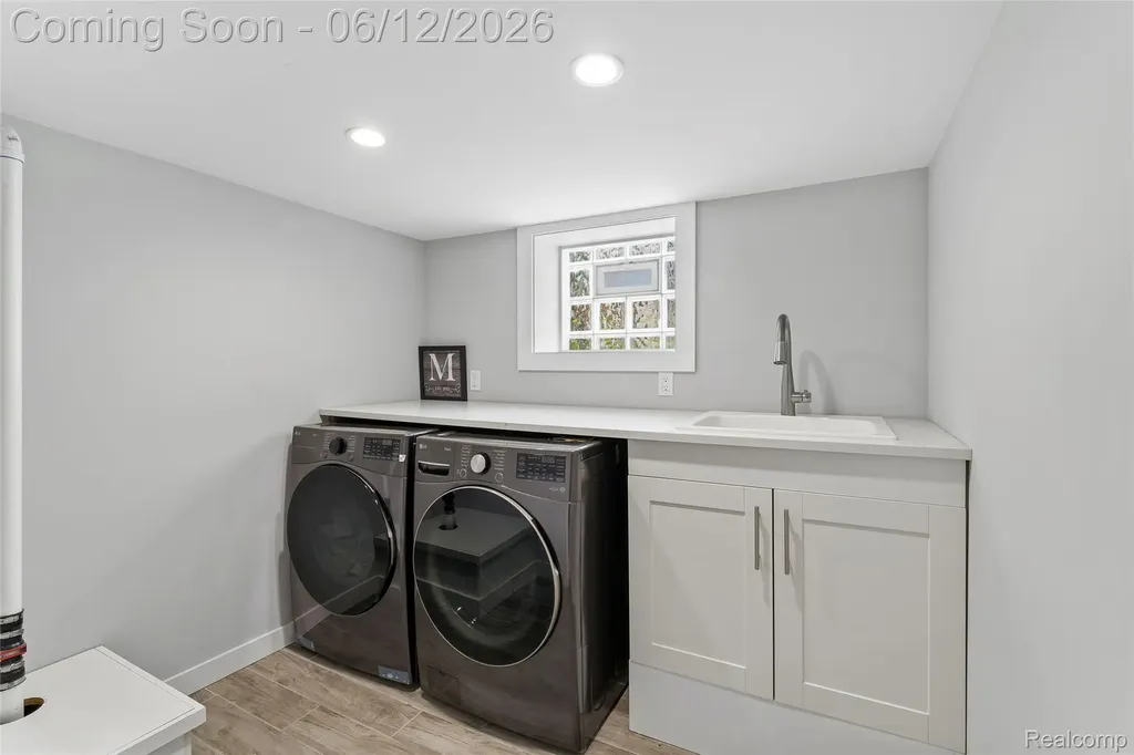 1512 Ferris Royal Oak City MI 48067