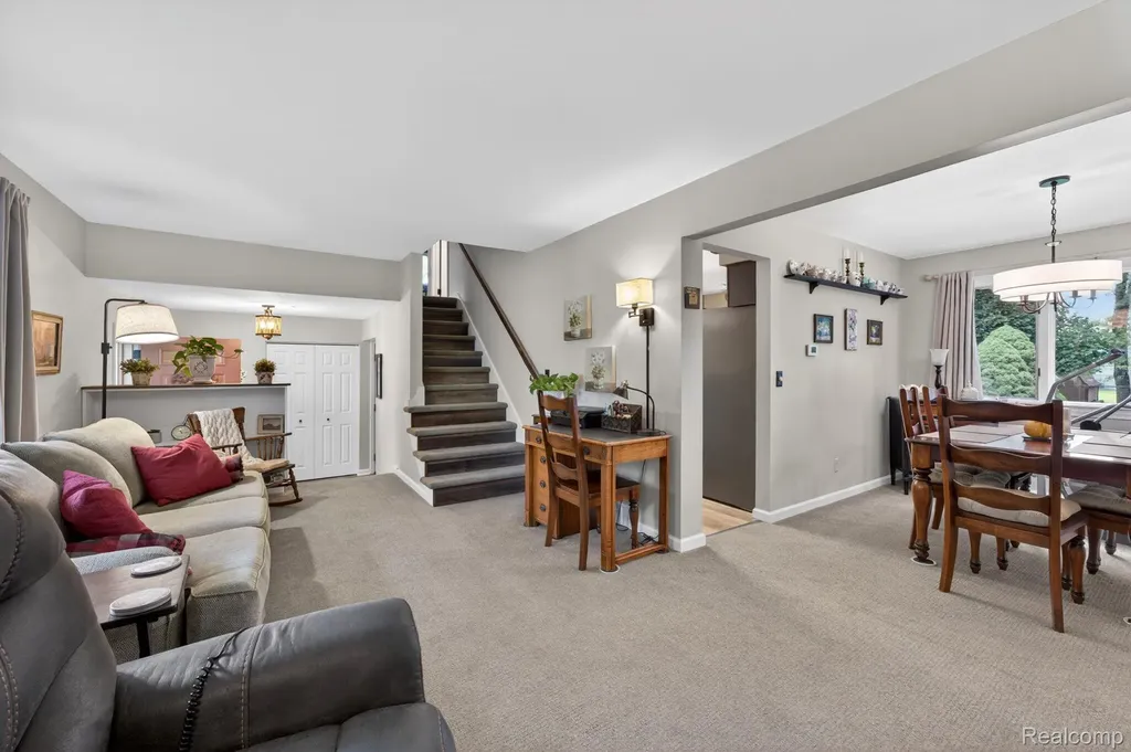 4369 Dixon Drive Flint Charter Township MI 48473
