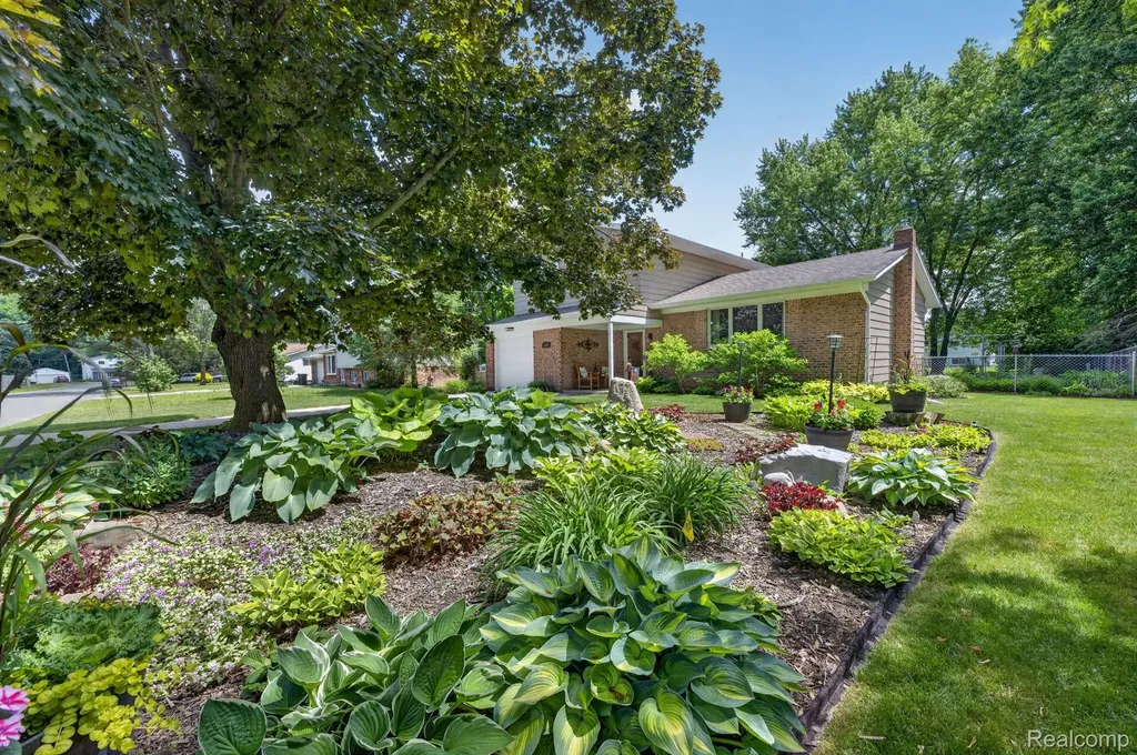 4369 Dixon Drive Flint Charter Township MI 48473