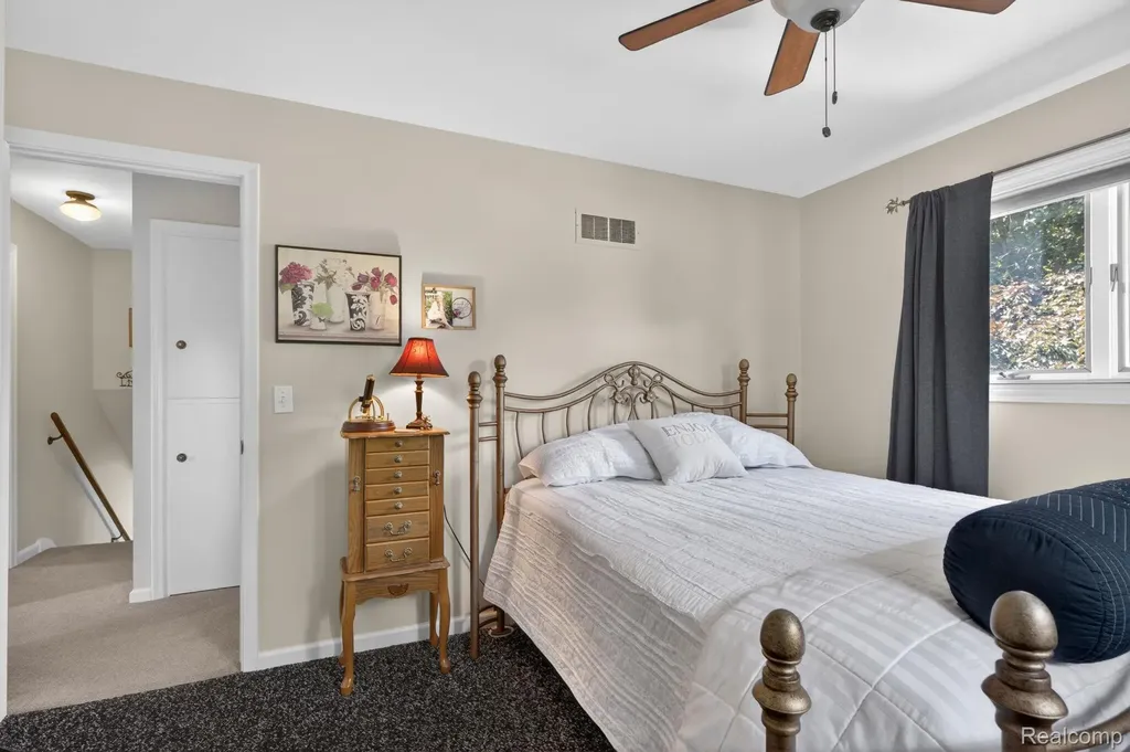 4369 Dixon Drive Flint Charter Township MI 48473