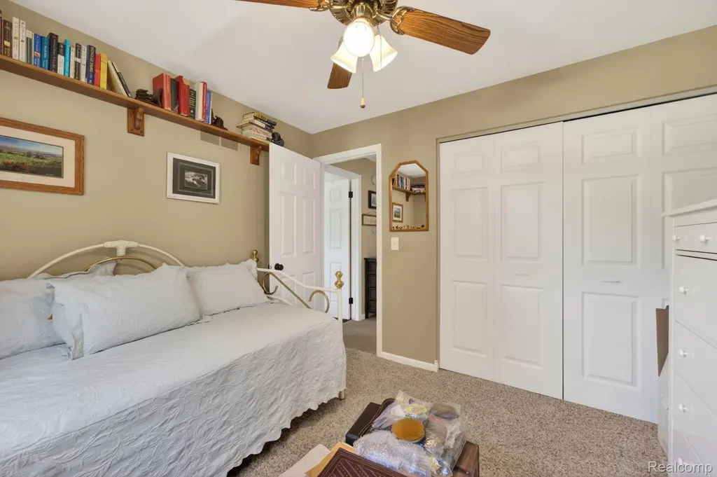 4369 Dixon Drive Flint Charter Township MI 48473