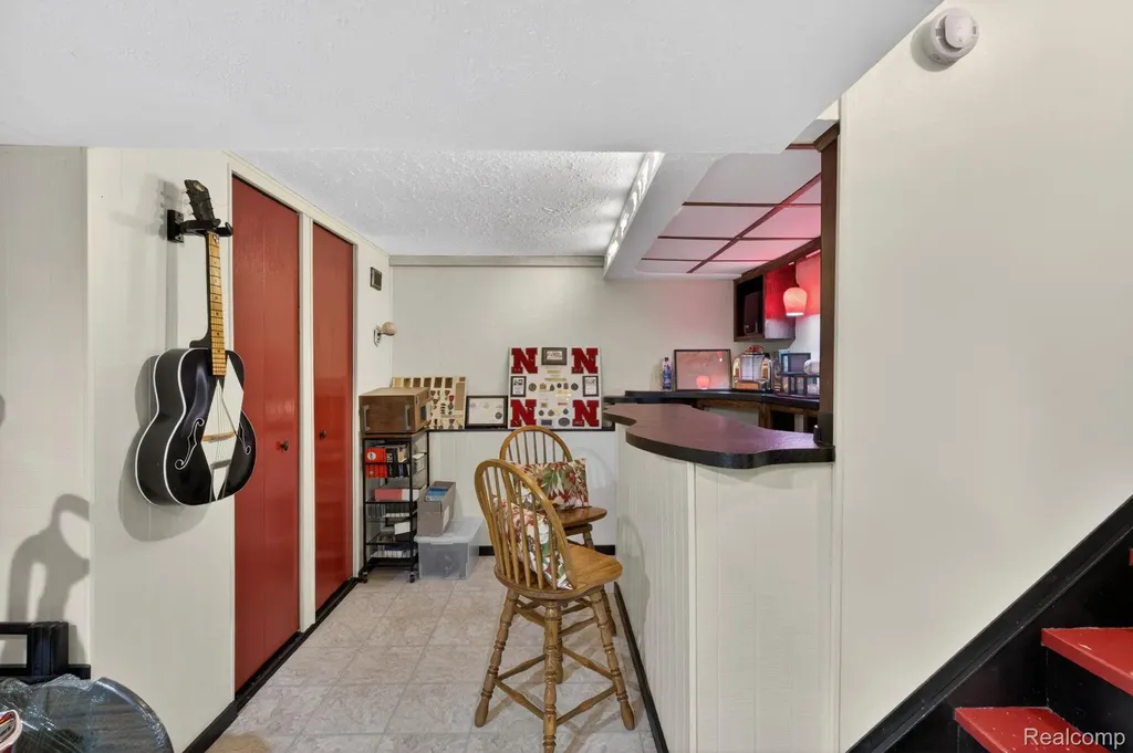 4369 Dixon Drive Flint Charter Township MI 48473