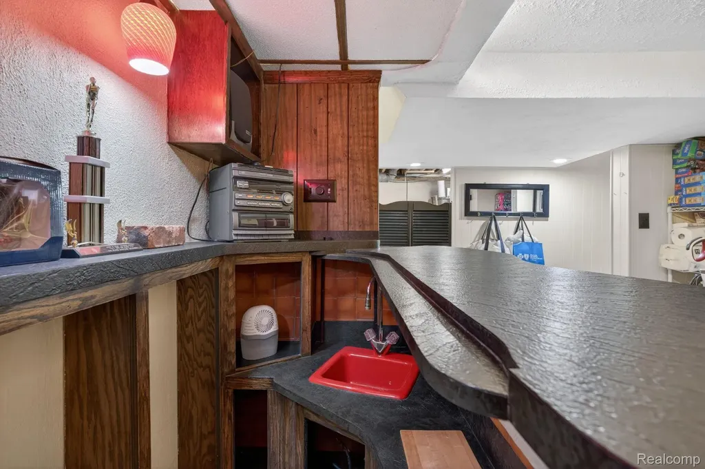 4369 Dixon Drive Flint Charter Township MI 48473