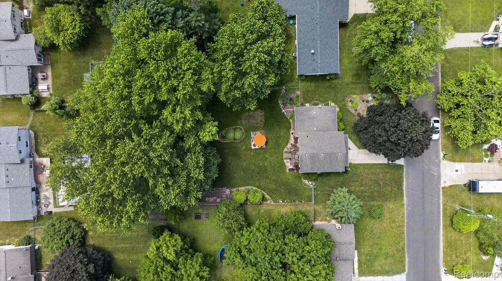 4369 Dixon Drive Flint Charter Township MI 48473