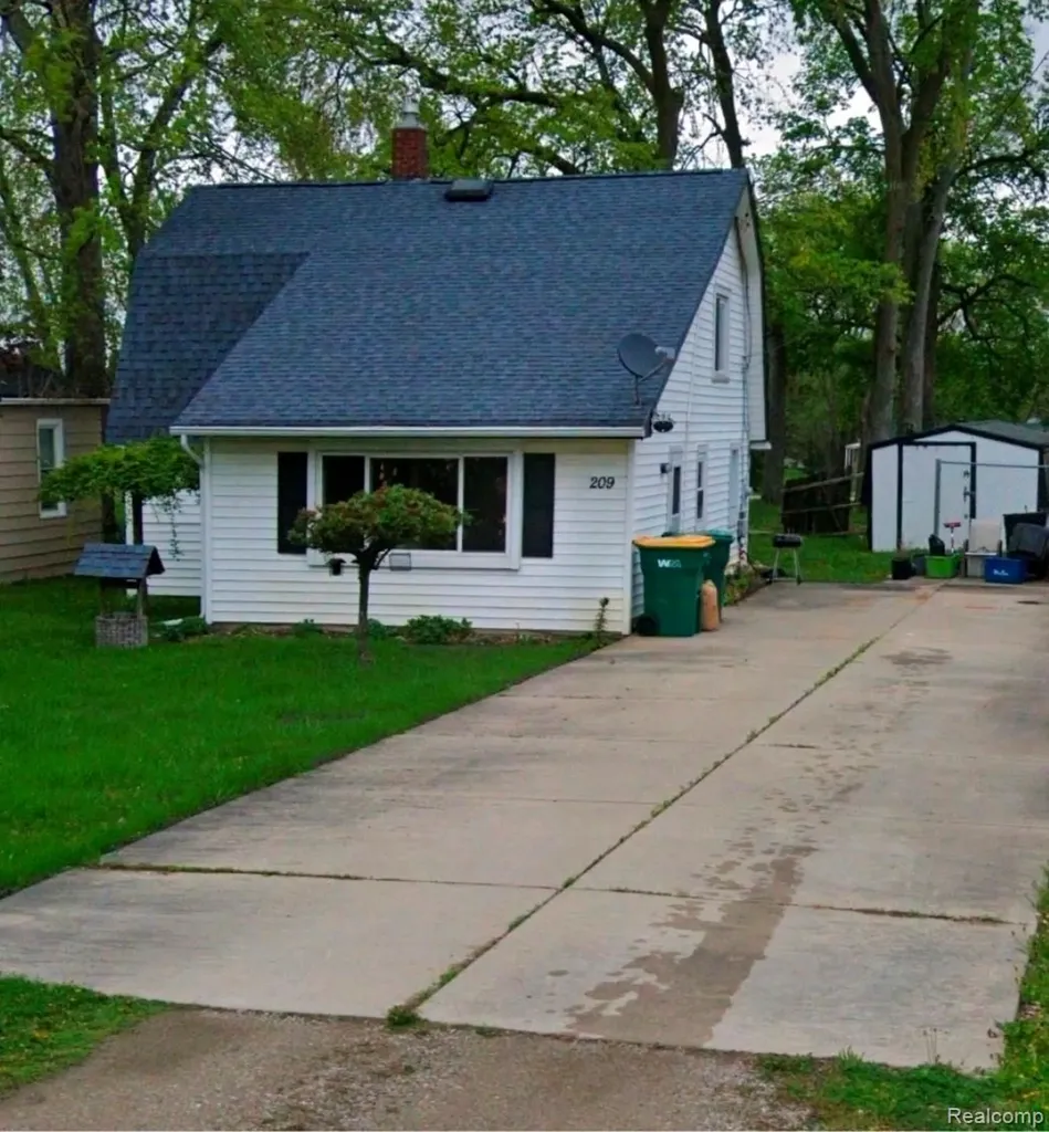 209 Park Street Gaines Township MI 48436