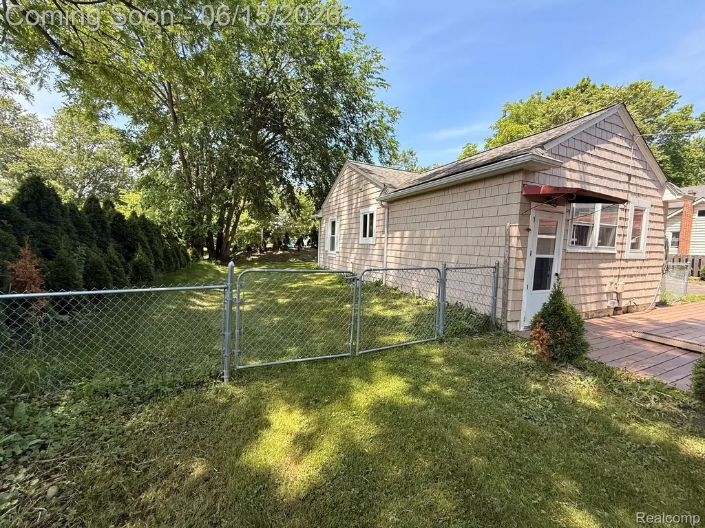 29780 Milford Road Lyon Charter Township MI 48165