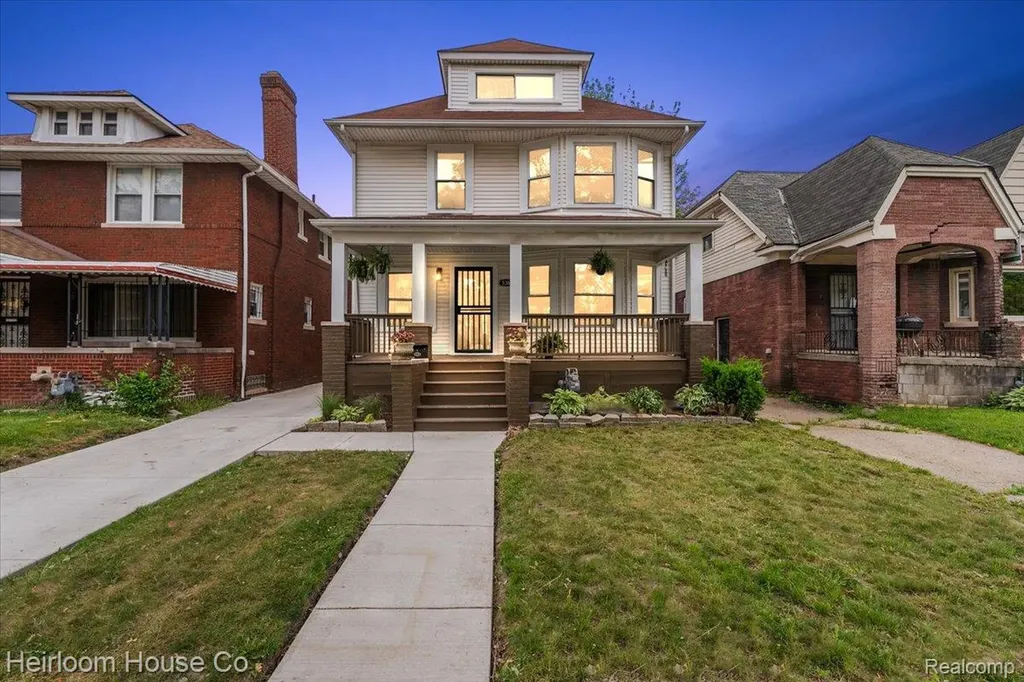 5360 Burns Street Detroit City MI 48213