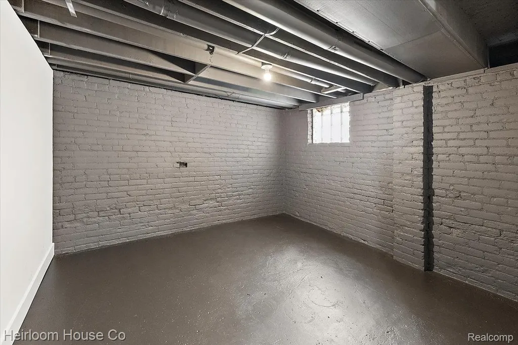 5360 Burns Street Detroit City MI 48213