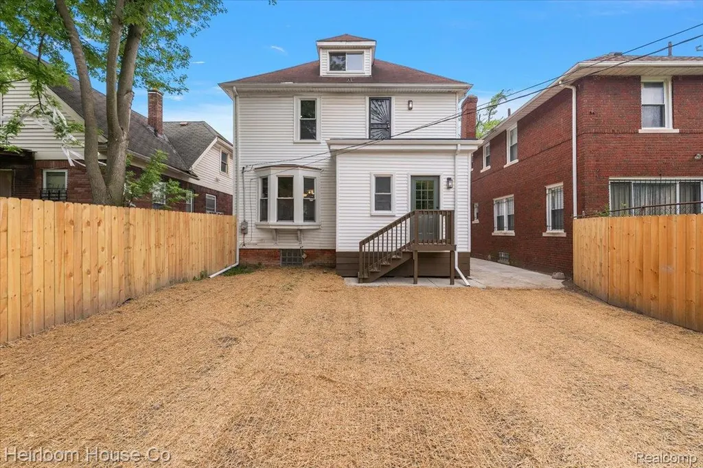 5360 Burns Street Detroit City MI 48213