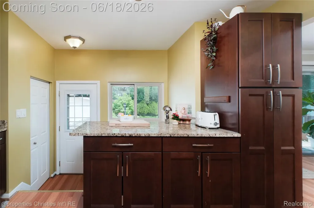 4228 Rosewold Avenue Royal Oak City MI 48073