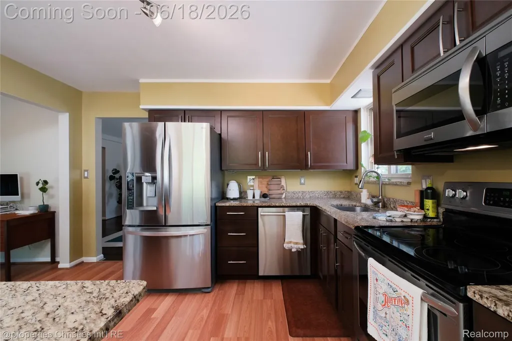 4228 Rosewold Avenue Royal Oak City MI 48073
